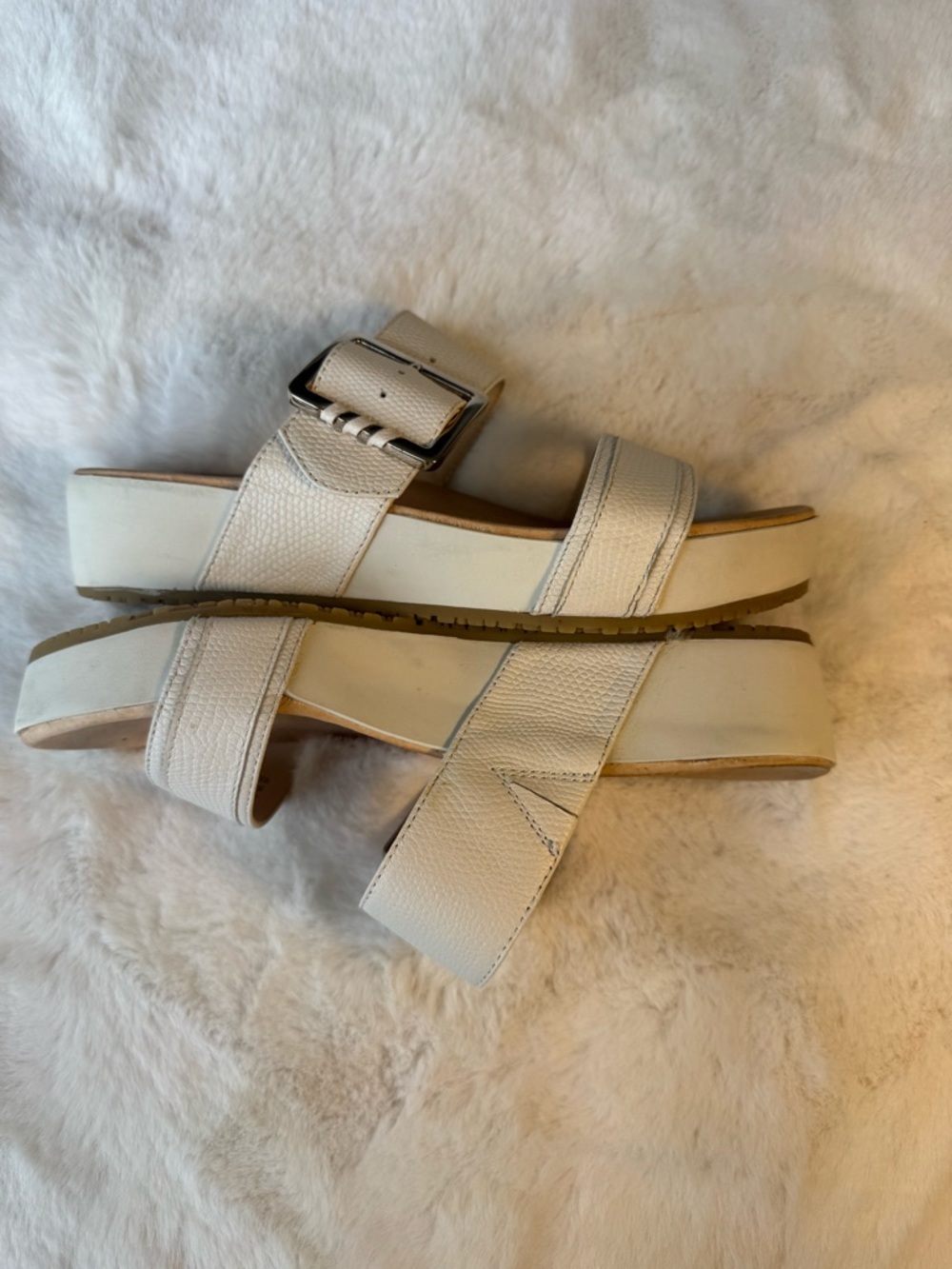 Dr. Scholl’s Original Collection Frill White with  Silver Buckle Sandals Size 6 - Picture 6 of 10